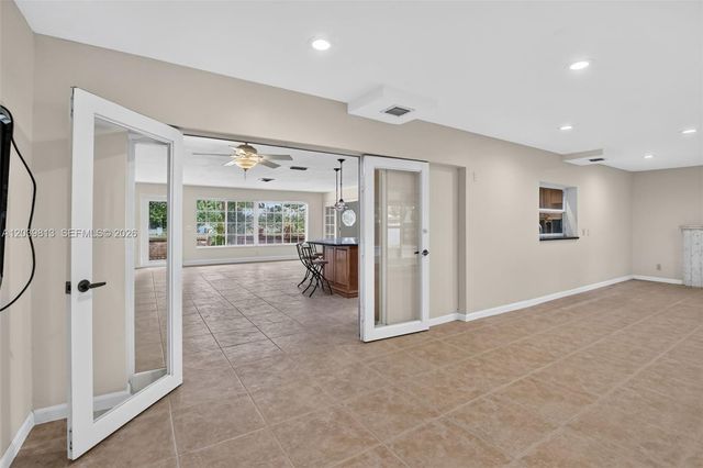 5511 Taylor St, Hollywood, FL 33021