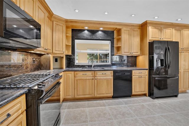 5511 Taylor St, Hollywood, FL 33021