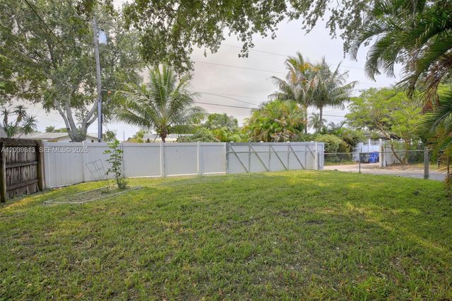 5511 Taylor St, Hollywood, FL 33021