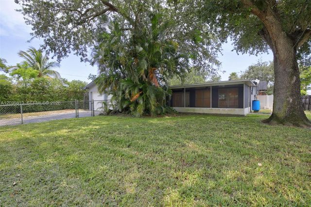 5511 Taylor St, Hollywood, FL 33021