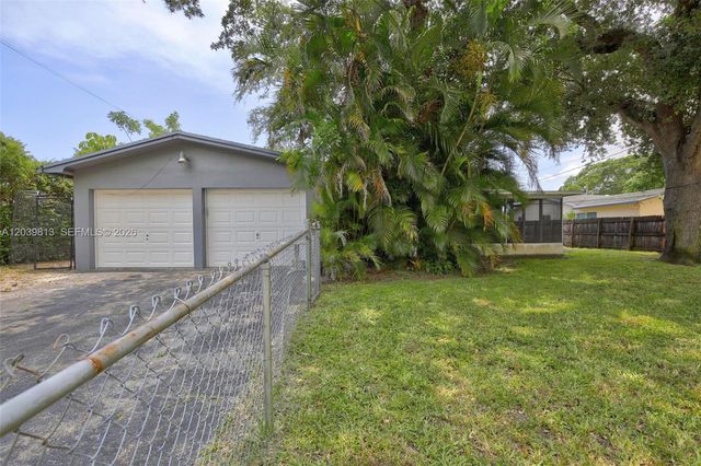 5511 Taylor St, Hollywood, FL 33021