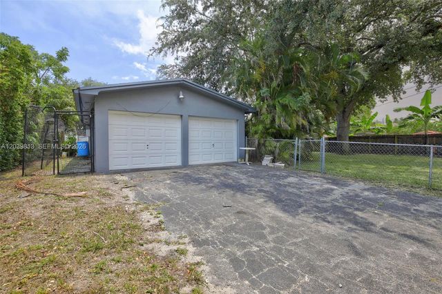 5511 Taylor St, Hollywood, FL 33021