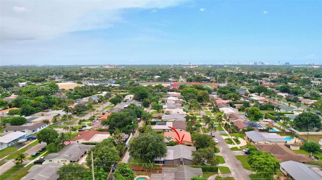 5511 Taylor St, Hollywood, FL 33021