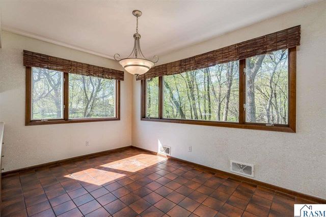 1605 Sherwood Drive, North Mankato, MN 56003