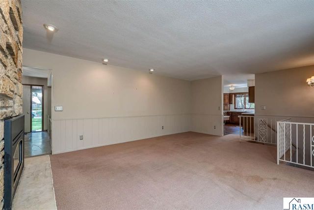 1605 Sherwood Drive, North Mankato, MN 56003