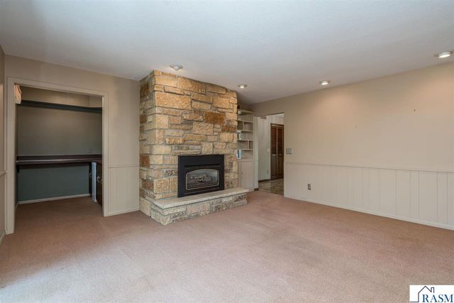 1605 Sherwood Drive, North Mankato, MN 56003