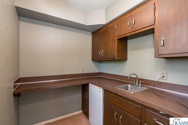 1605 Sherwood Drive, North Mankato, MN 56003
