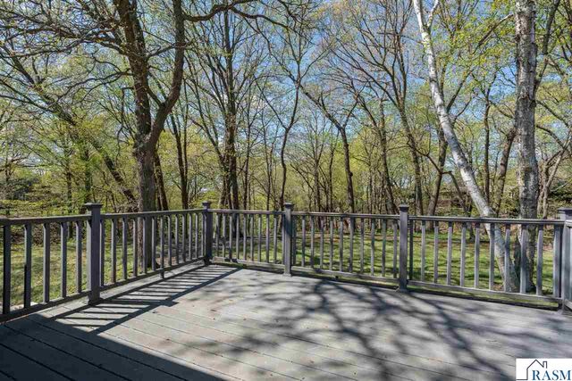 1605 Sherwood Drive, North Mankato, MN 56003