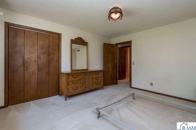 1605 Sherwood Drive, North Mankato, MN 56003