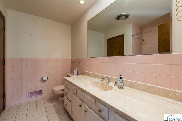1605 Sherwood Drive, North Mankato, MN 56003