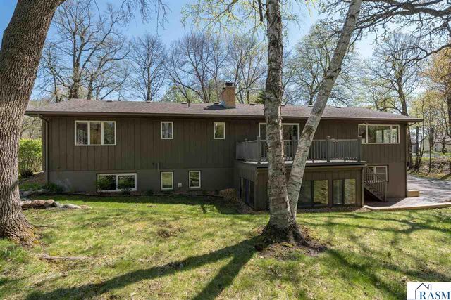 1605 Sherwood Drive, North Mankato, MN 56003