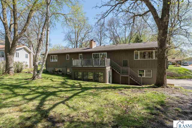 1605 Sherwood Drive, North Mankato, MN 56003
