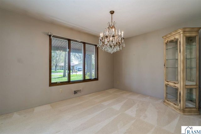 1605 Sherwood Drive, North Mankato, MN 56003