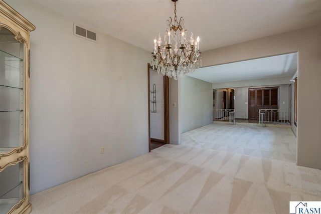 1605 Sherwood Drive, North Mankato, MN 56003