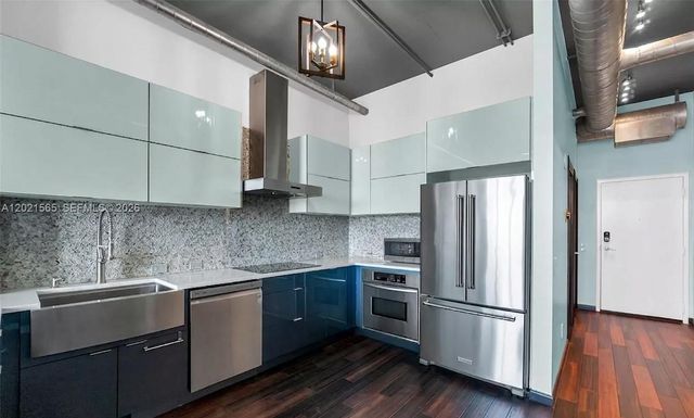 3029 NE 188th Street 819, Aventura, FL 33180