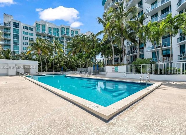 3029 NE 188th Street 819, Aventura, FL 33180