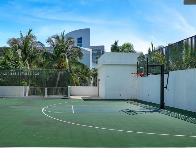 3029 NE 188th Street 819, Aventura, FL 33180
