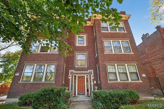 4400 Arsenal Street, St Louis, MO 63116