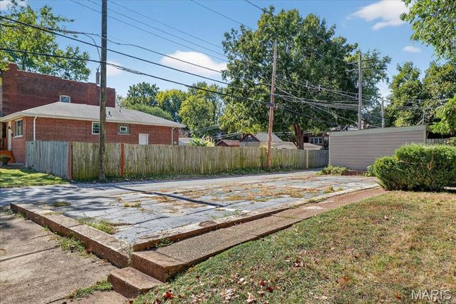 4400 Arsenal Street, St Louis, MO 63116