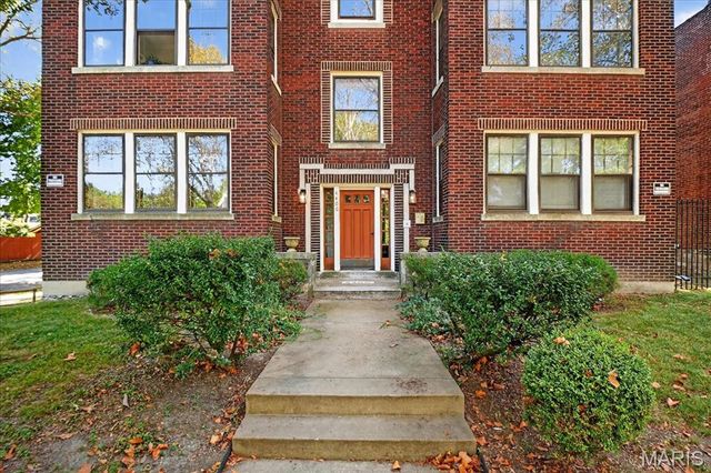 4400 Arsenal Street, St Louis, MO 63116