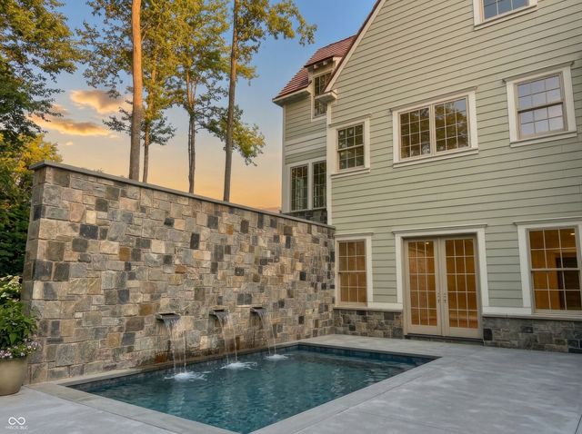 10400 Holliday Farms Boulevard, Zionsville, IN 46077