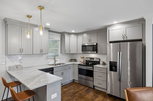 1608 Knowles St, Nashville, TN 37208