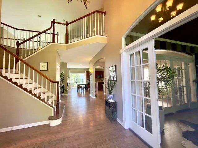 2404 Comstock Court, Naperville, IL 60564