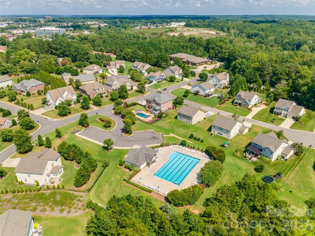 9006 Woodview Court, Fort Mill, SC 29707