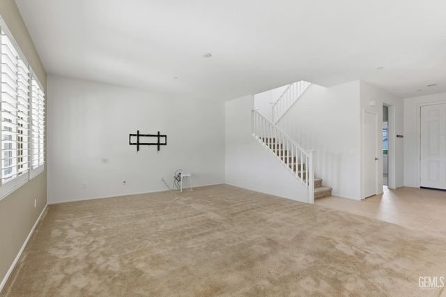 15717 La Strada Court, Bakersfield, CA 93314