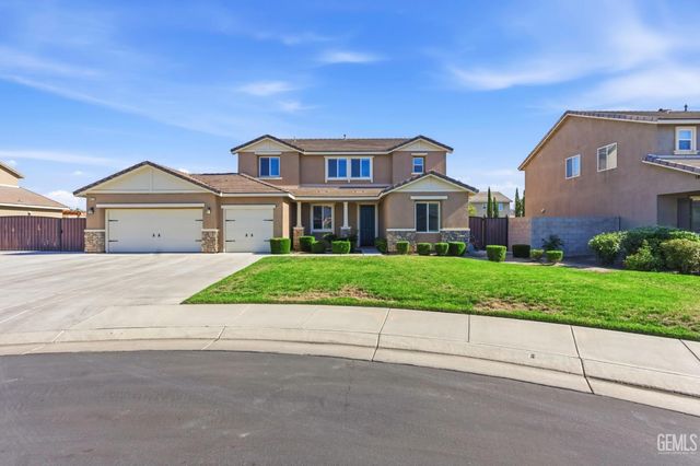 15717 La Strada Court, Bakersfield, CA 93314