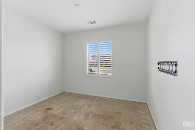 15717 La Strada Court, Bakersfield, CA 93314