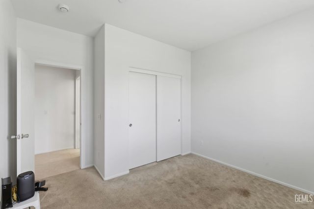 15717 La Strada Court, Bakersfield, CA 93314