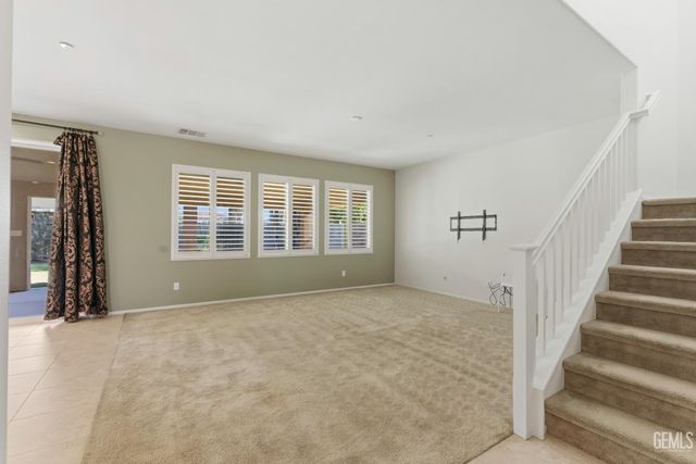 15717 La Strada Court, Bakersfield, CA 93314