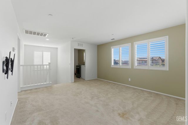 15717 La Strada Court, Bakersfield, CA 93314