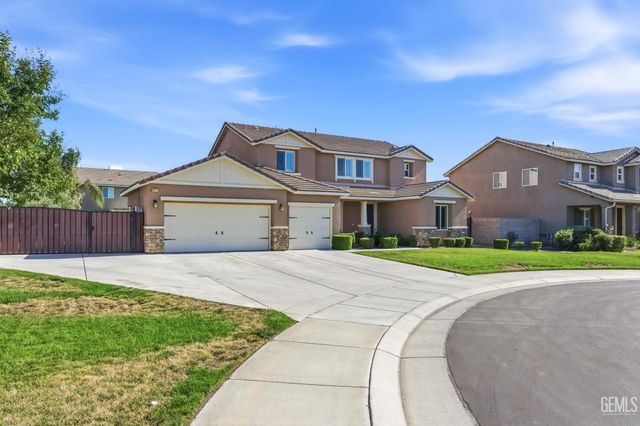 15717 La Strada Court, Bakersfield, CA 93314