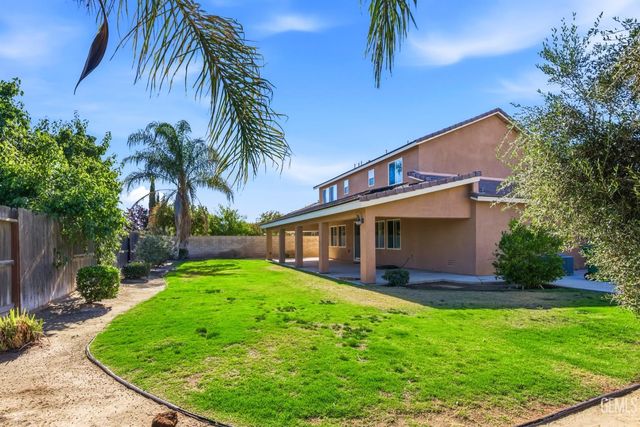 15717 La Strada Court, Bakersfield, CA 93314