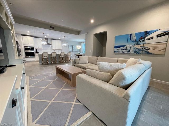 4676 Arboretum CIR # 101, Naples, FL 34112