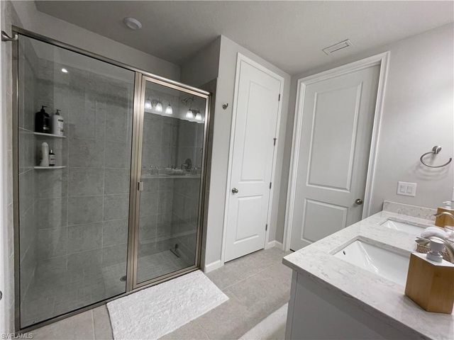 4676 Arboretum CIR # 101, Naples, FL 34112