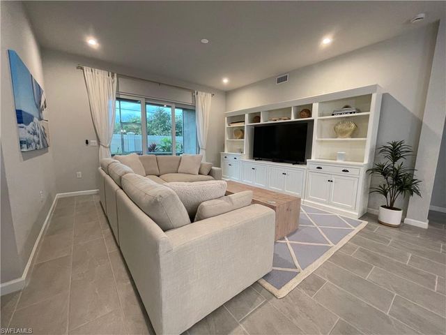 4676 Arboretum CIR # 101, Naples, FL 34112