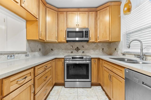 2930 Grants Lake Boulevard 2404, Sugar Land, TX 77479