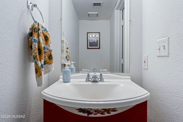 8973 N Twain Street, Tucson, AZ 85742