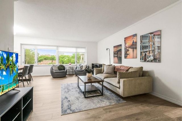 4545 Wornall Road 400, Kansas City, MO 64111