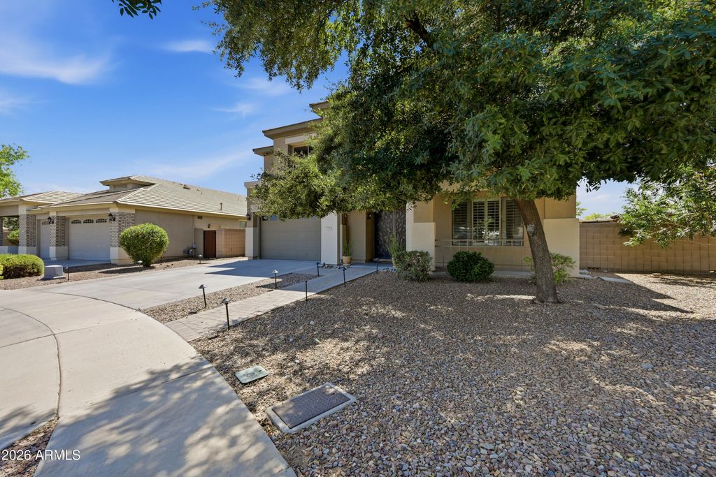 7238 N 88TH Lane, Glendale, AZ 85305 — photo 2