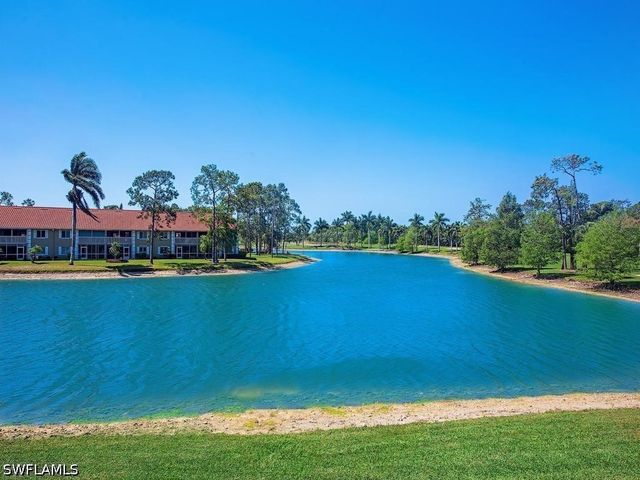 3675 Amberly CIR C207, Naples, FL 34112