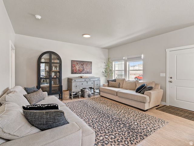 6733 N MT JEFFERSON, Eagle Mountain, UT 84005