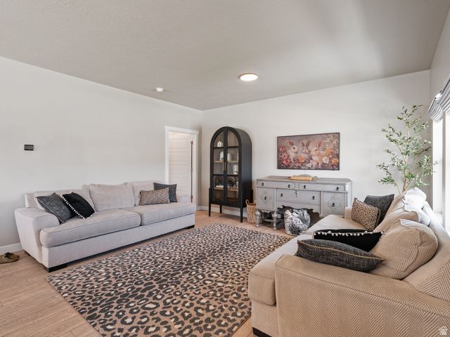 6733 N MT JEFFERSON, Eagle Mountain, UT 84005
