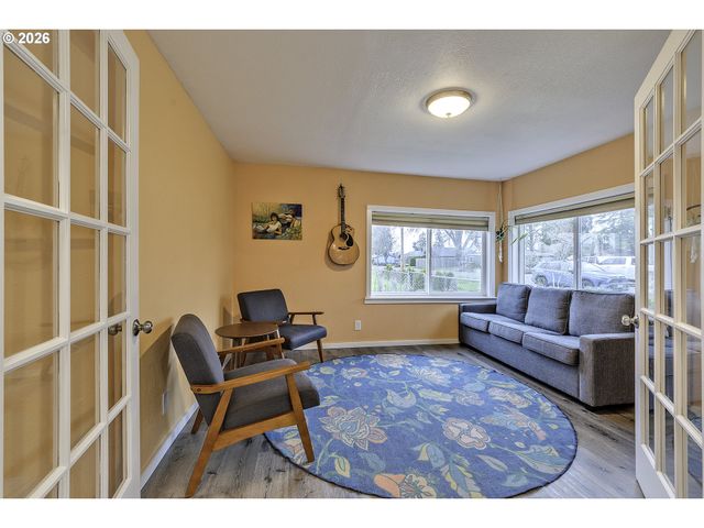 715 S 8TH Ave, Cornelius, OR 97113