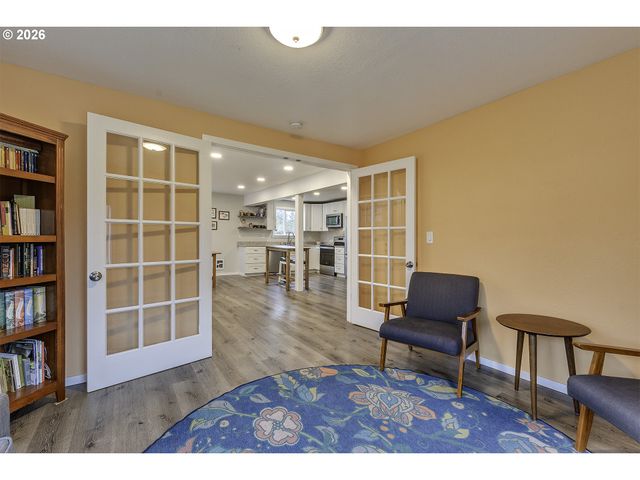 715 S 8TH Ave, Cornelius, OR 97113