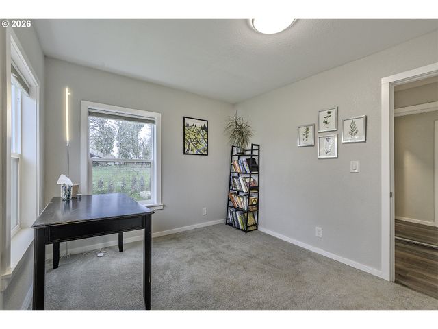 715 S 8TH Ave, Cornelius, OR 97113