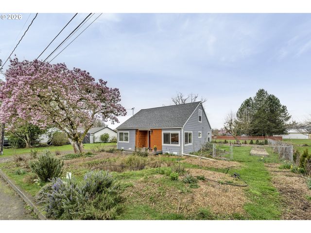 715 S 8TH Ave, Cornelius, OR 97113